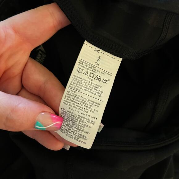 Old Navy Active Elevate Leggings Go-Dry Black Camouflage Print Athleisure Size S - Picture 7 of 7